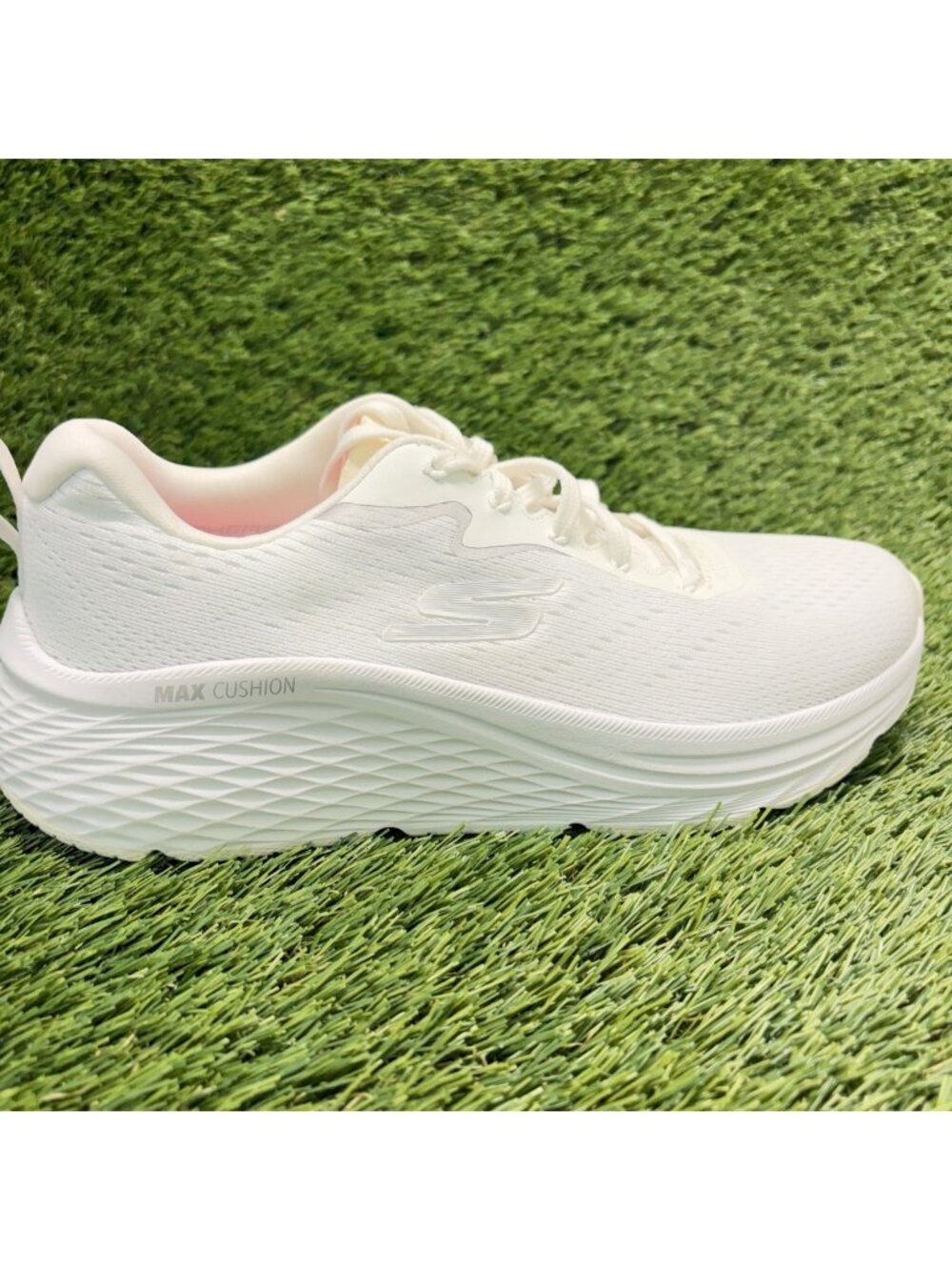 Skechers Max Cushioning Elite 2.0 Womens Size 7.5 White Running Shoes Sneakers